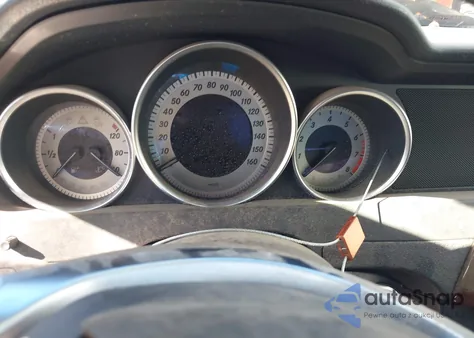 2013 Mercedes-Benz C 300 Luxury 4Matic/Sport 4Matic z USA, uszkodzony, nr VIN WDDGF8AB2DR271659